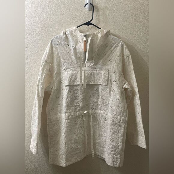 NWT Moncler Ladies Natural Asnen Broderie Anglaise Jacket with a little defect - Picture 6 of 15